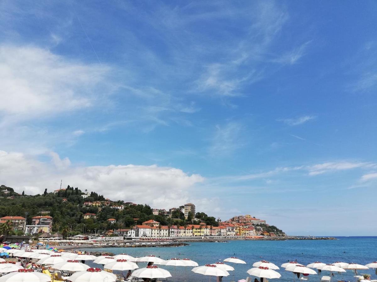 La Torretta Di Piero Con Terrazzi E Parcheggio Privato Citra Zero Zero Ottanta 31Lst0282 Apartamento Imperia Exterior foto
