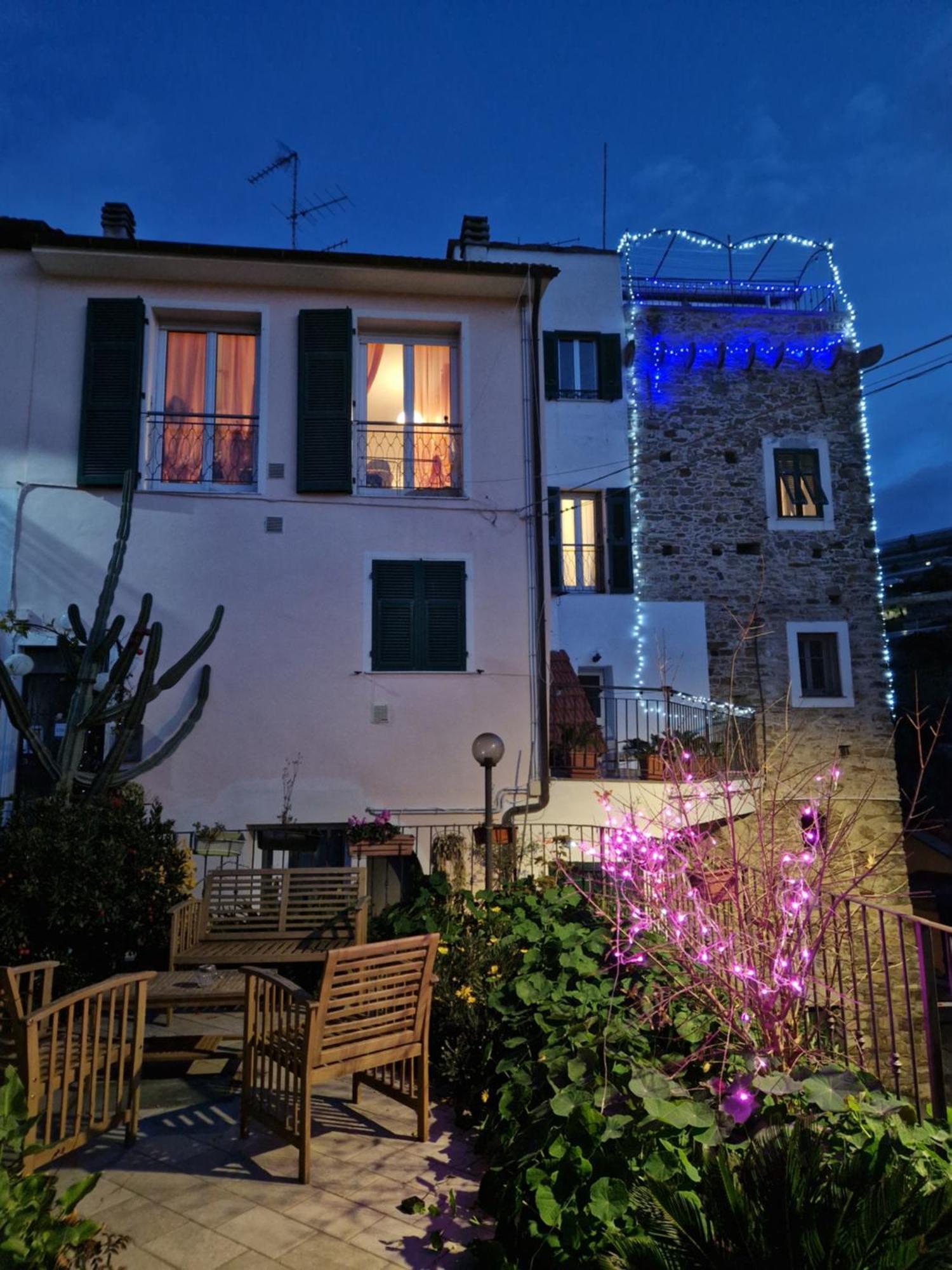 La Torretta Di Piero Con Terrazzi E Parcheggio Privato Citra Zero Zero Ottanta 31Lst0282 Apartamento Imperia Exterior foto